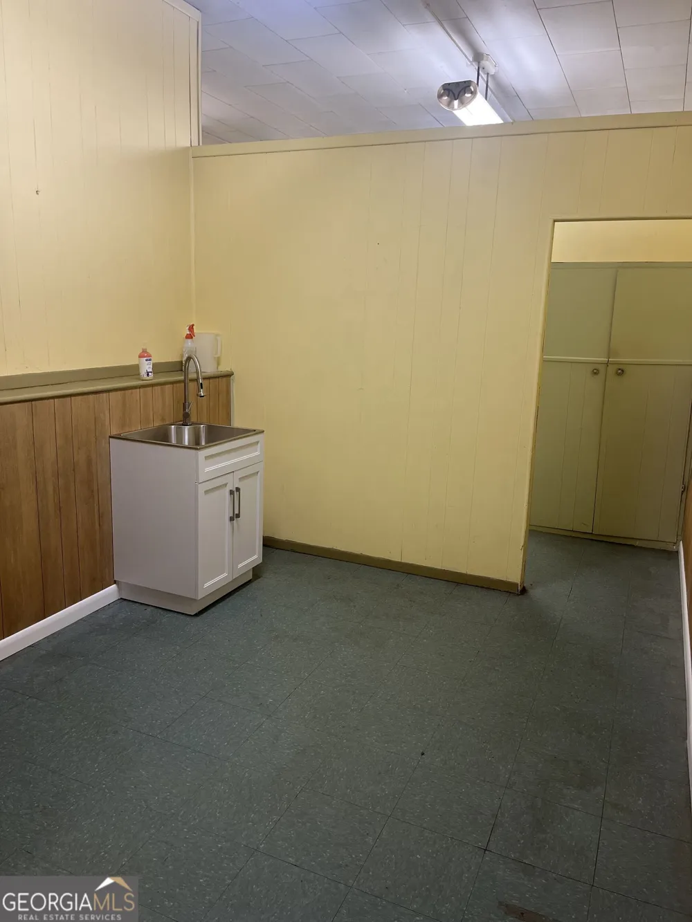 30 3rd ST Jackson, GA 30233