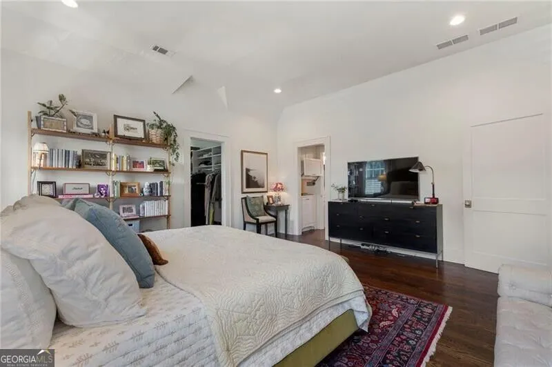 1055 Bellevue DR NE Atlanta, GA 30306