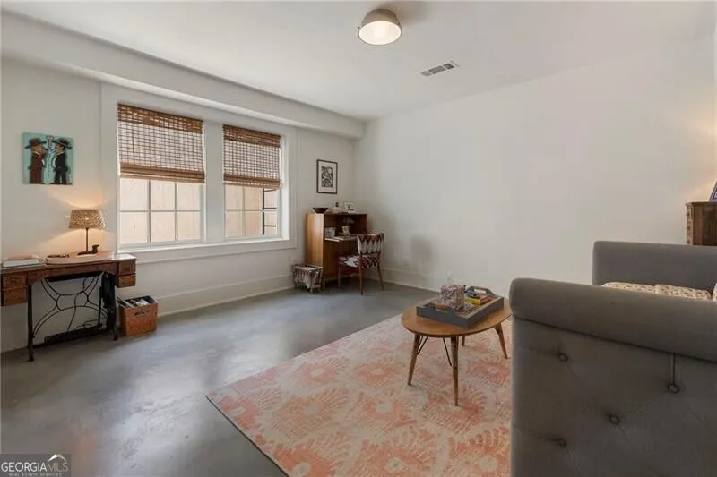 1055 Bellevue DR NE Atlanta, GA 30306