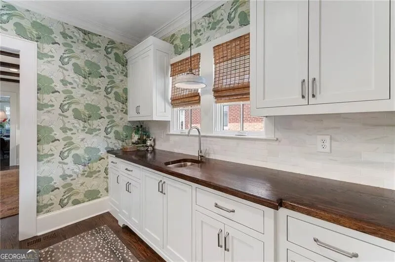 1055 Bellevue DR NE Atlanta, GA 30306