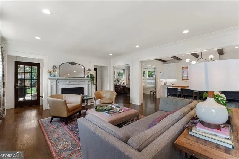 1055 Bellevue DR NE Atlanta, GA 30306