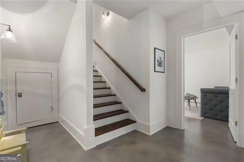 1055 Bellevue DR NE Atlanta, GA 30306
