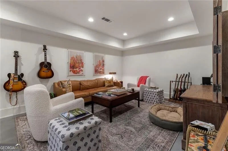 1055 Bellevue DR NE Atlanta, GA 30306