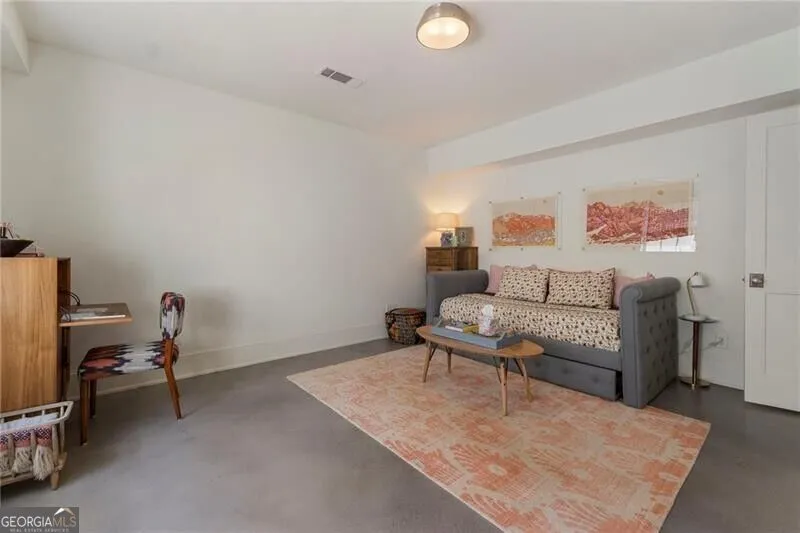 1055 Bellevue DR NE Atlanta, GA 30306