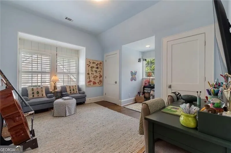 1055 Bellevue DR NE Atlanta, GA 30306