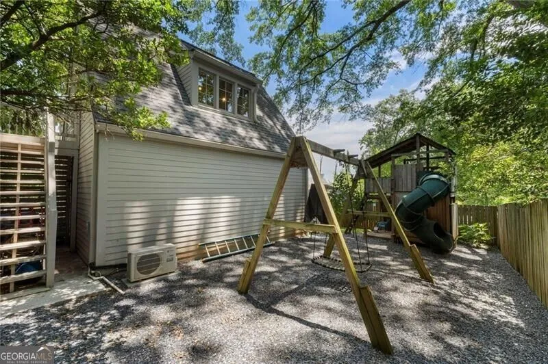 1055 Bellevue DR NE Atlanta, GA 30306