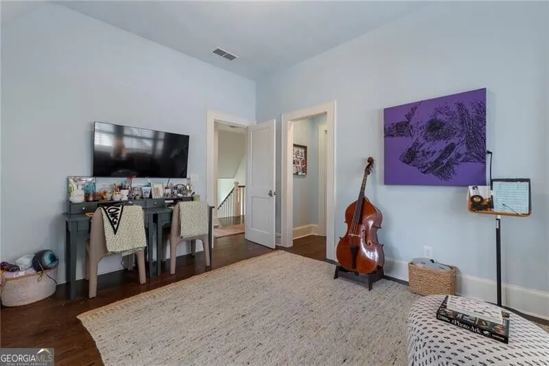 1055 Bellevue DR NE Atlanta, GA 30306