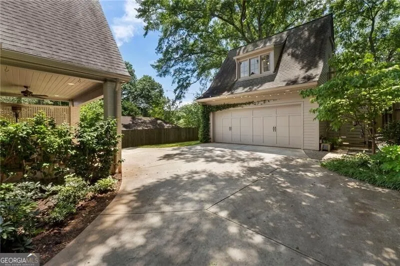 1055 Bellevue DR NE Atlanta, GA 30306