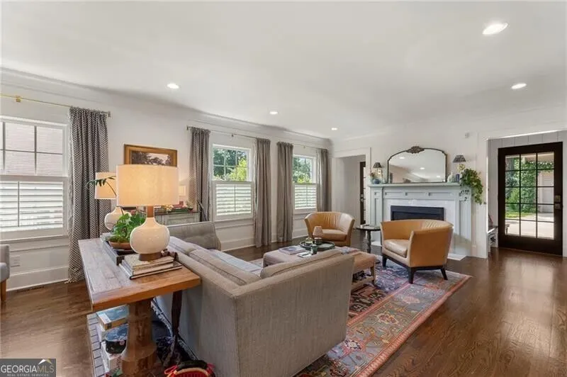 1055 Bellevue DR NE Atlanta, GA 30306