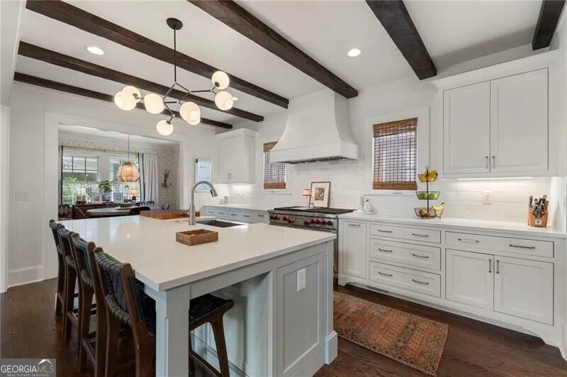 1055 Bellevue DR NE Atlanta, GA 30306