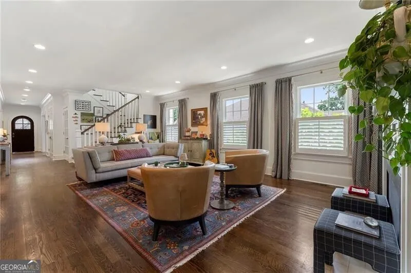 1055 Bellevue DR NE Atlanta, GA 30306