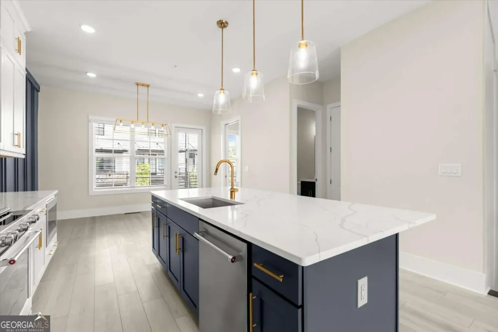 431 Mezzo LN Alpharetta, GA 30009