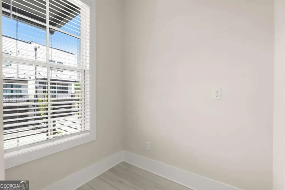 431 Mezzo LN Alpharetta, GA 30009