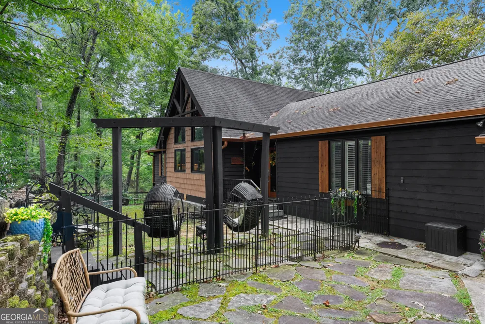 501 High Meadow Lakes Rd Clarkesville, GA 30523