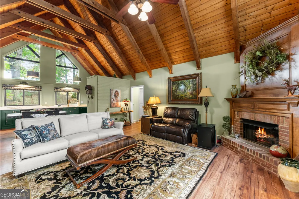 501 High Meadow Lakes Rd Clarkesville, GA 30523