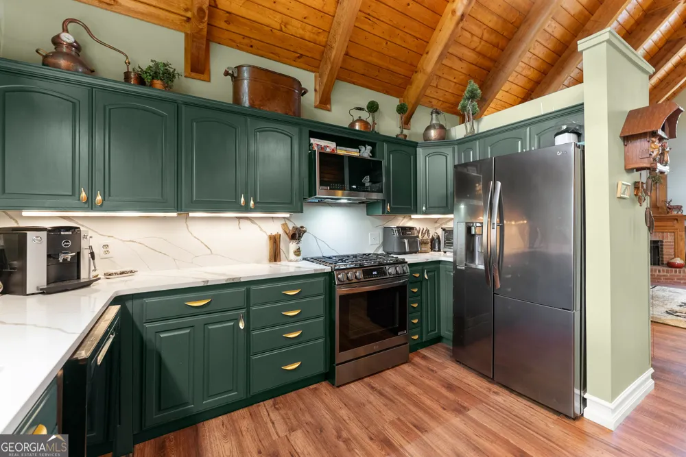 501 High Meadow Lakes Rd Clarkesville, GA 30523