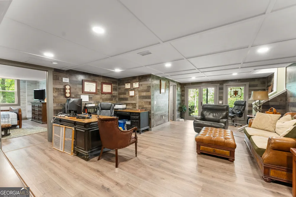 501 High Meadow Lakes Rd Clarkesville, GA 30523