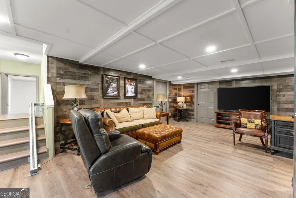 501 High Meadow Lakes Rd Clarkesville, GA 30523