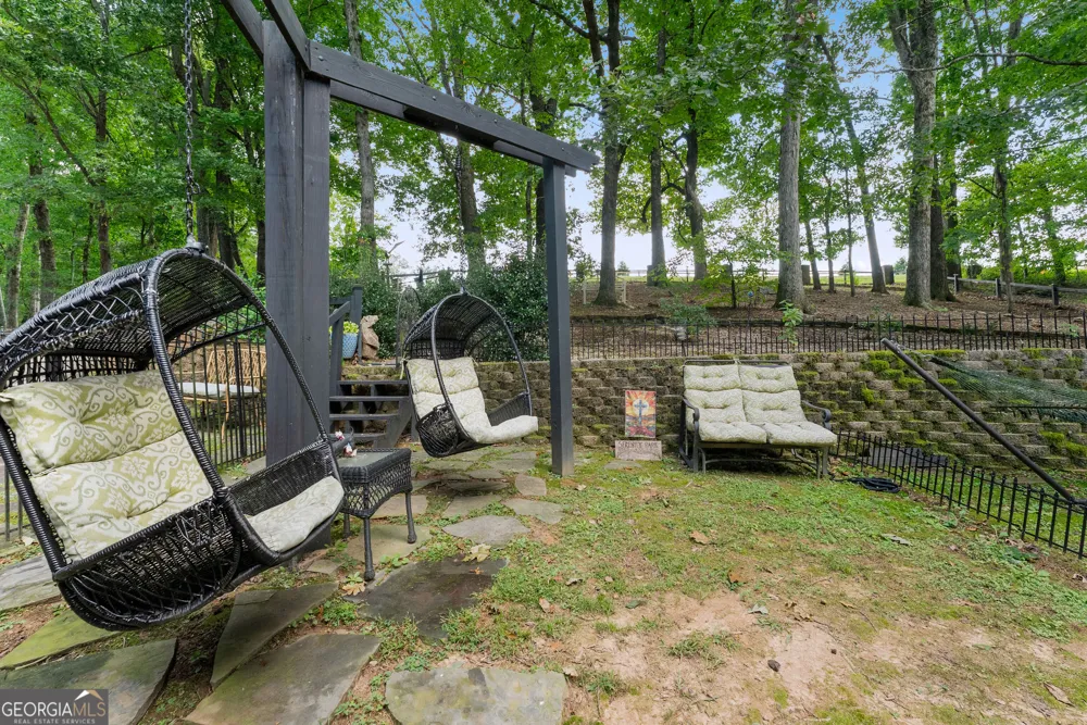 501 High Meadow Lakes Rd Clarkesville, GA 30523