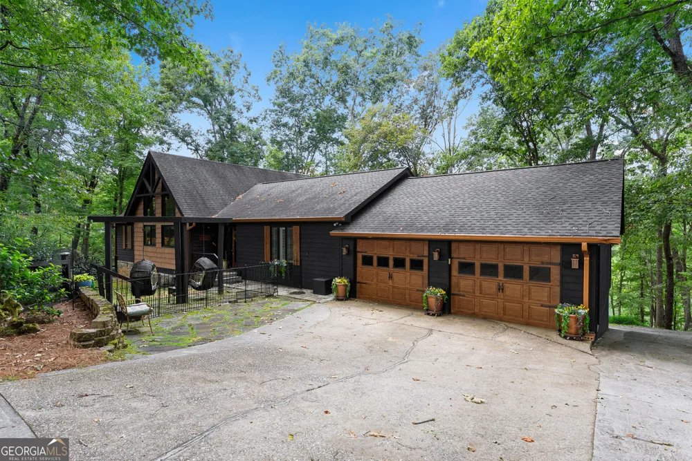 501 High Meadow Lakes Rd Clarkesville, GA 30523
