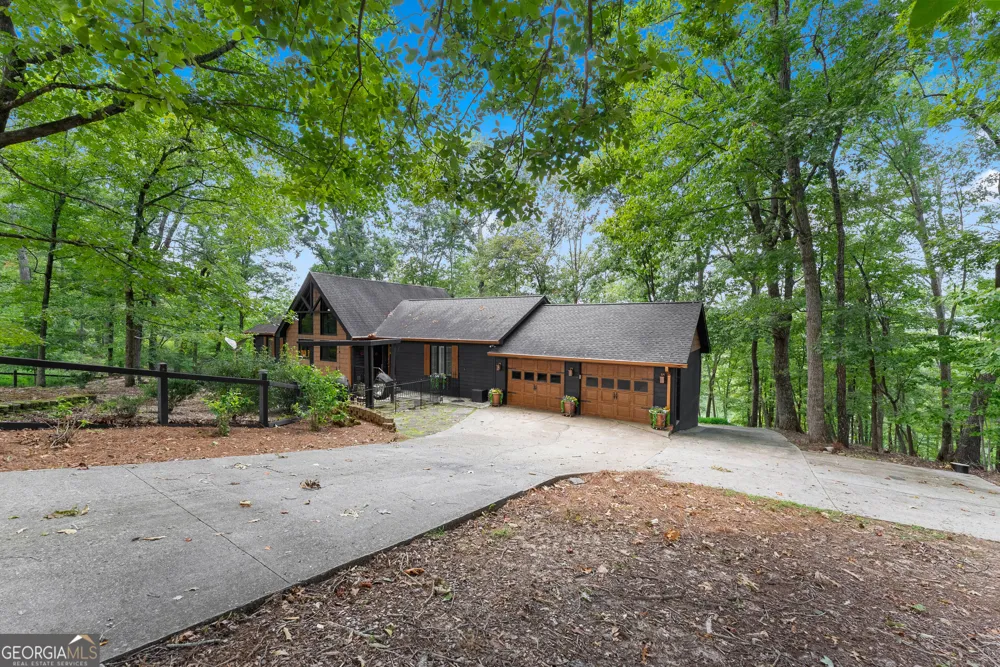 501 High Meadow Lakes Rd Clarkesville, GA 30523