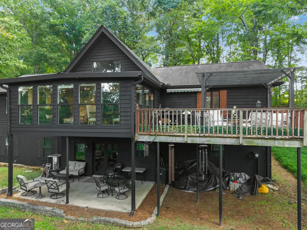 501 High Meadow Lakes Rd Clarkesville, GA 30523