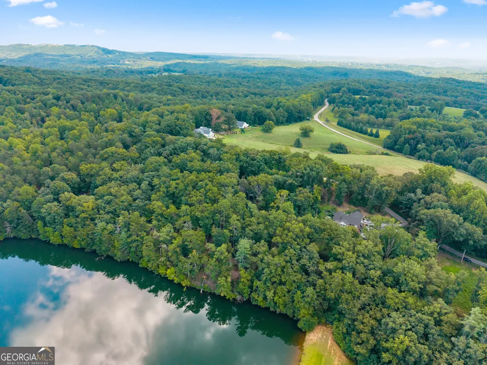 501 High Meadow Lakes Rd Clarkesville, GA 30523