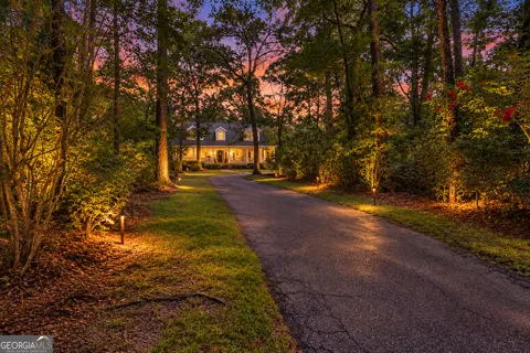 233 Buckland Hall RD