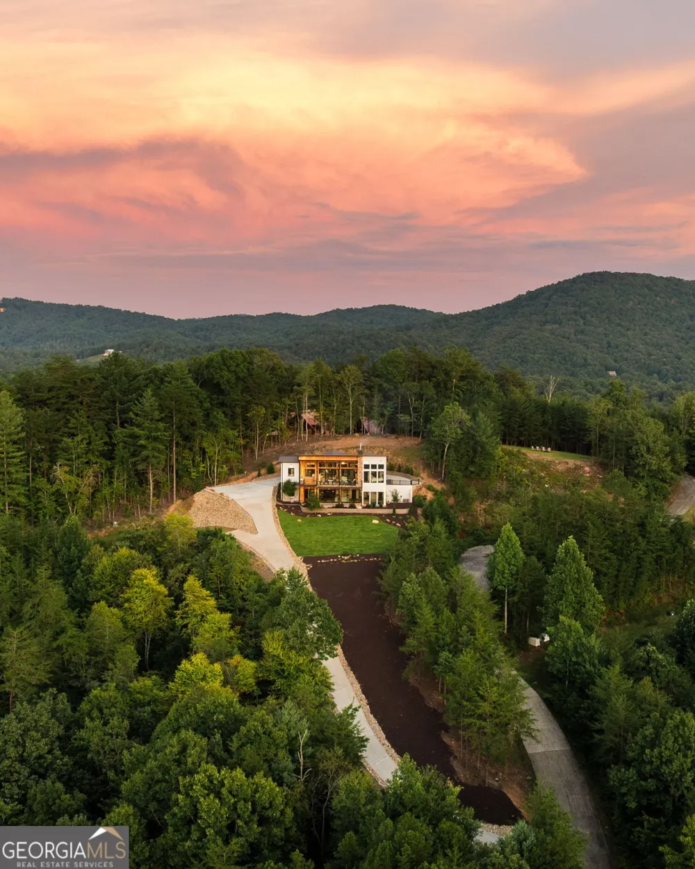 251 Angel Heart LN Mineral Bluff, GA 30559