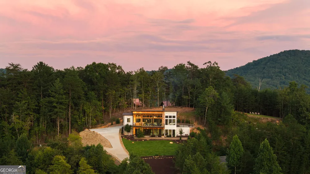 251 Angel Heart LN Mineral Bluff, GA 30559