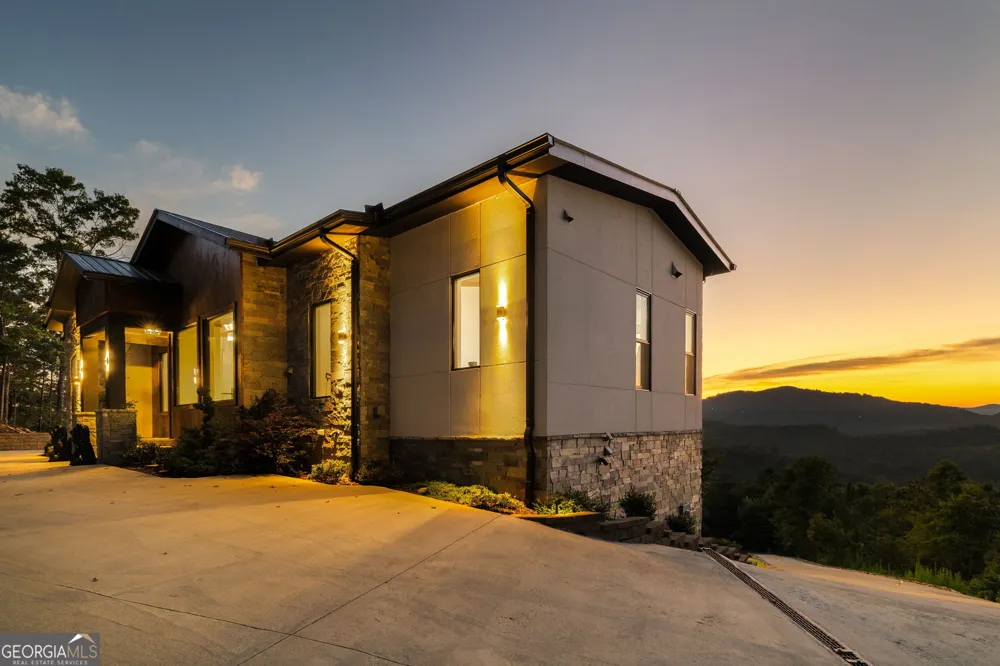 251 Angel Heart LN Mineral Bluff, GA 30559