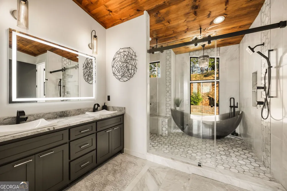 251 Angel Heart LN Mineral Bluff, GA 30559