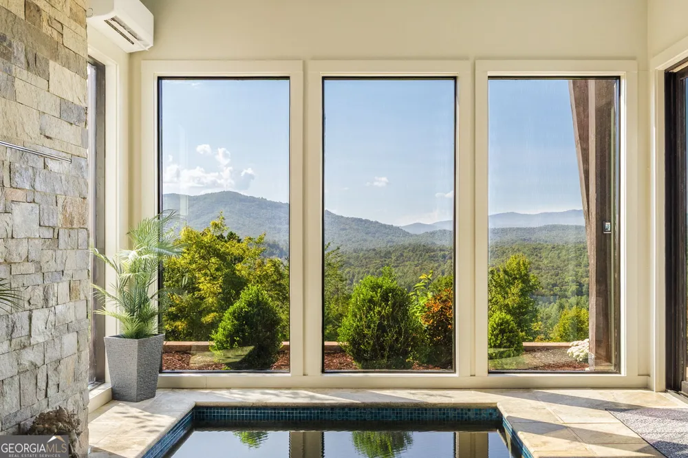 251 Angel Heart LN Mineral Bluff, GA 30559