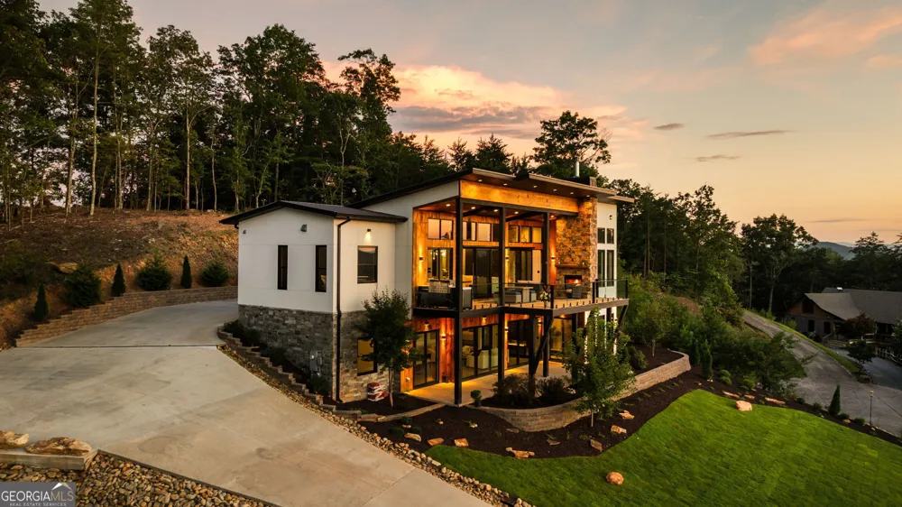 251 Angel Heart LN Mineral Bluff, GA 30559