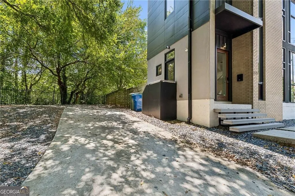 575 Highland AVE NE Atlanta, GA 30312