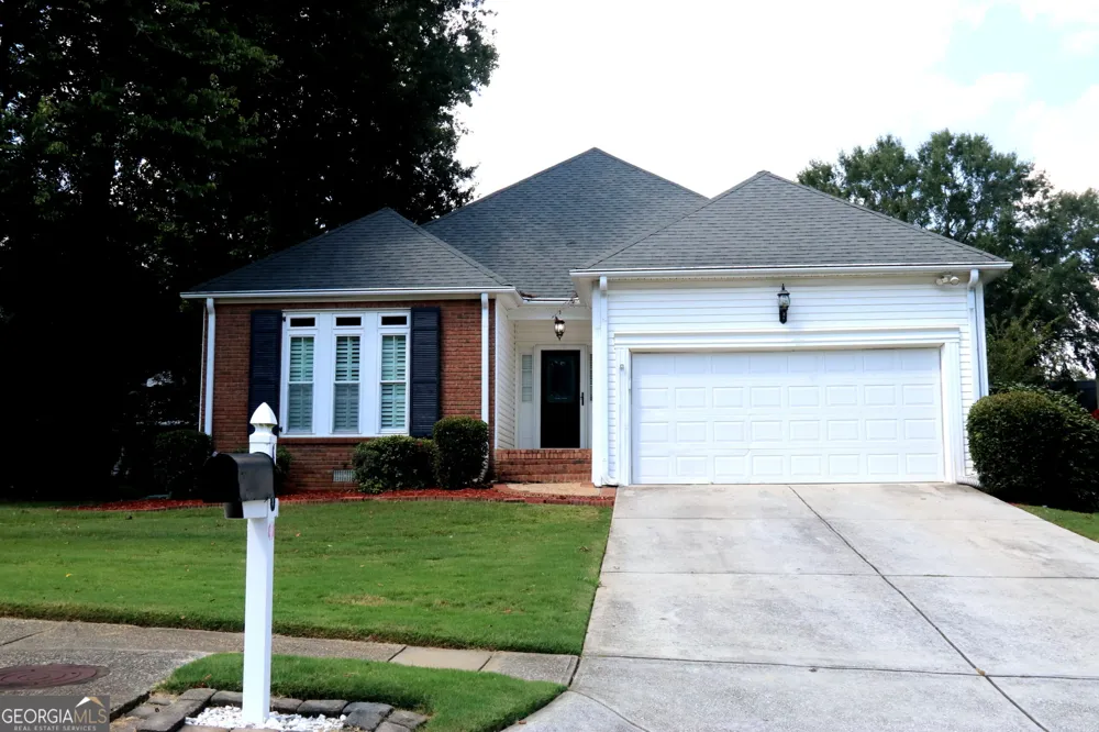 160 Fenwyck CMNS Fayetteville, GA 30214