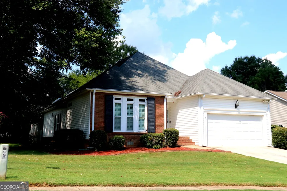 160 Fenwyck CMNS Fayetteville, GA 30214