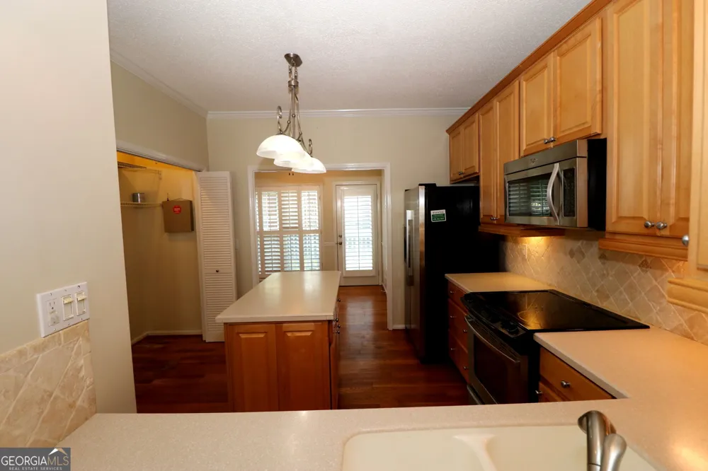 160 Fenwyck CMNS Fayetteville, GA 30214