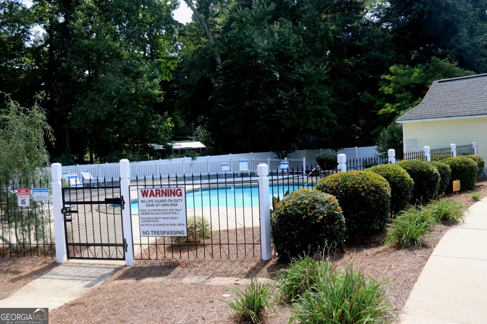 160 Fenwyck CMNS Fayetteville, GA 30214