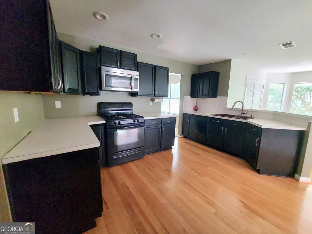 2737 Crestworth LN Buford, GA 30519