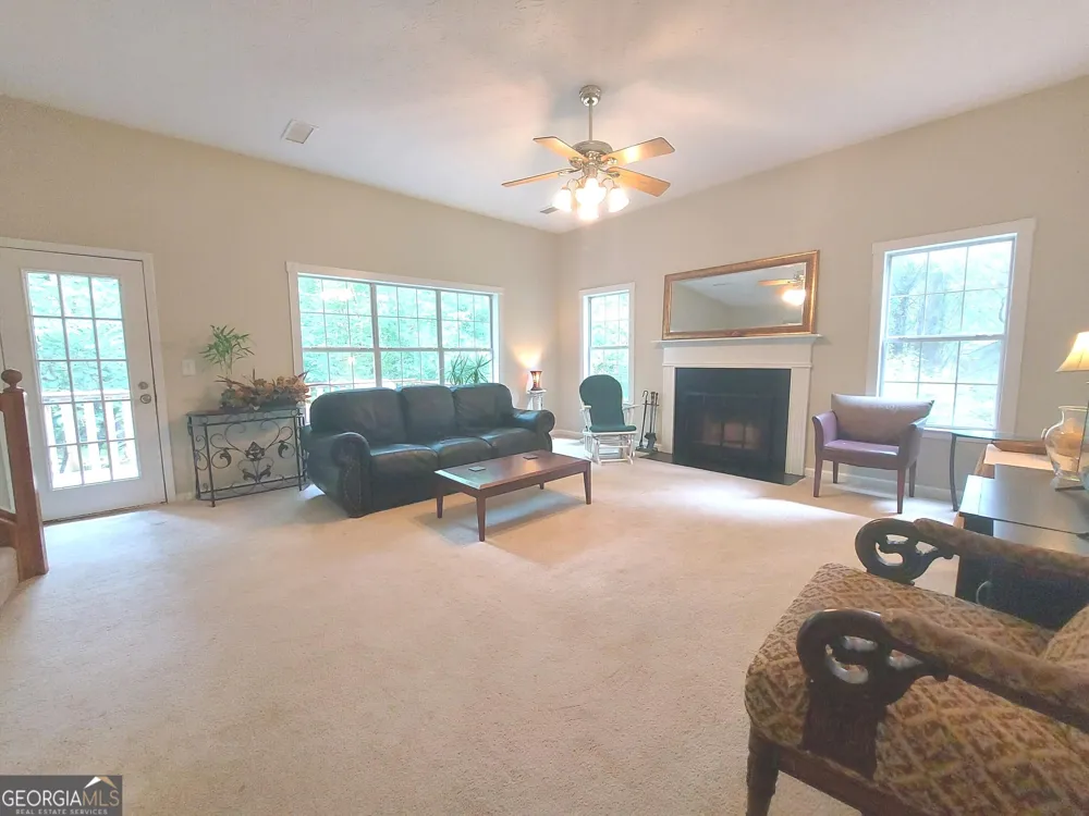 2737 Crestworth LN Buford, GA 30519