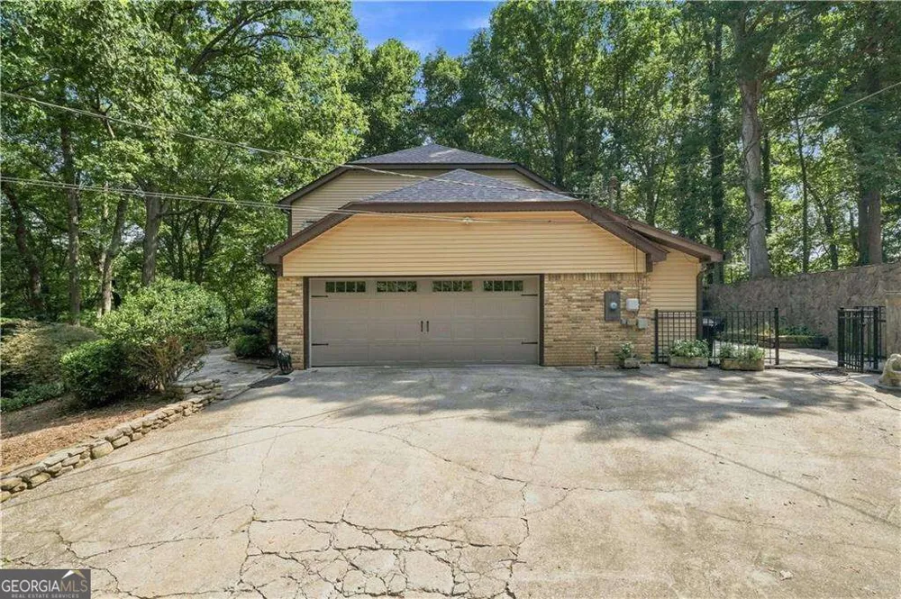 6250 White Mill RD Fairburn, GA 30213