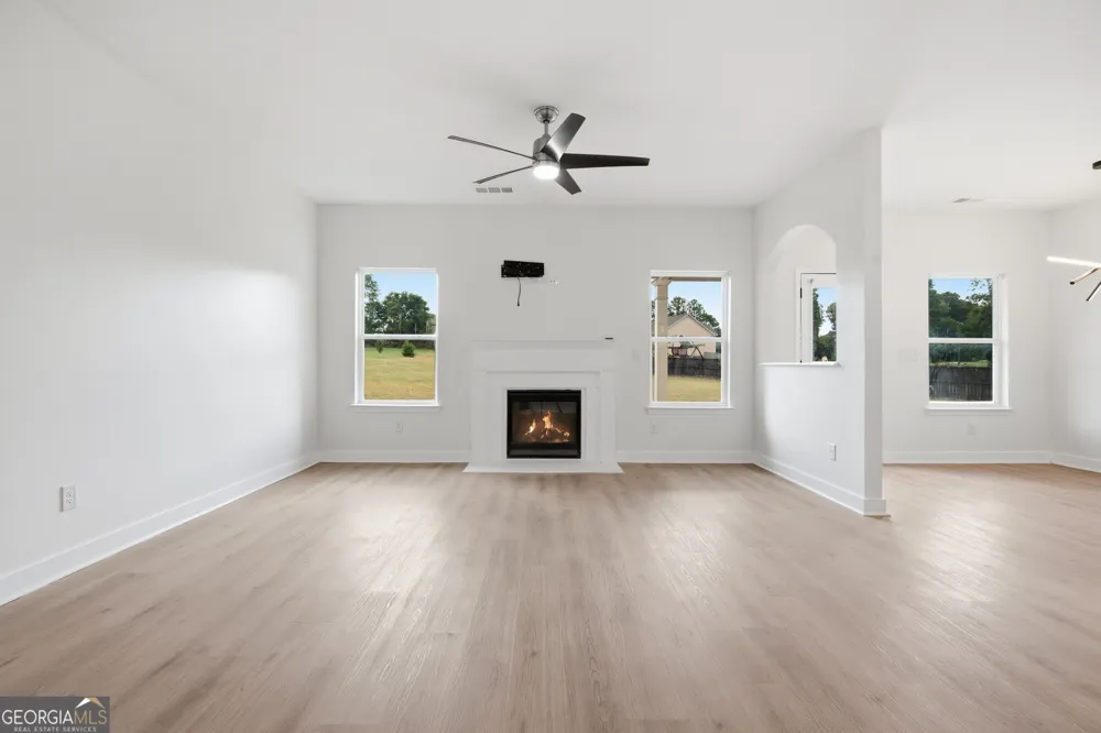 685 S Jeff Davis DR Fayetteville, GA 30215