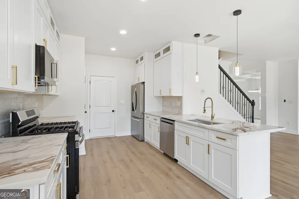 685 S Jeff Davis DR Fayetteville, GA 30215