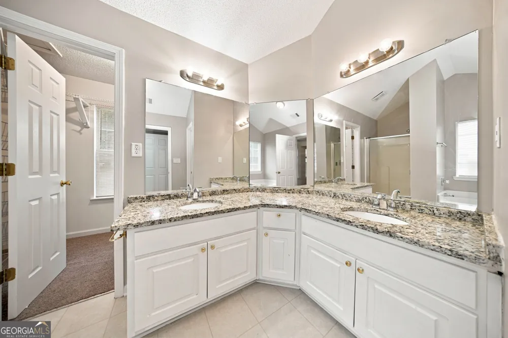 125 River View CT Hampton, GA 30228