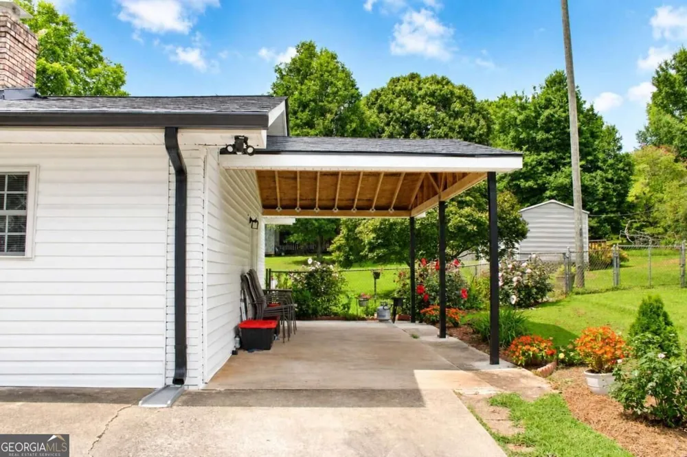 4132 Long DR Braselton, GA 30517