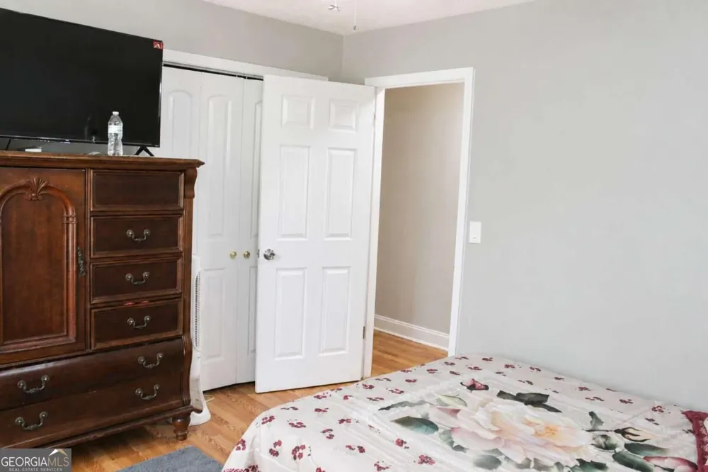 4132 Long DR Braselton, GA 30517