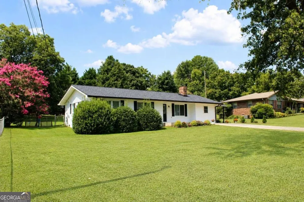 4132 Long DR Braselton, GA 30517