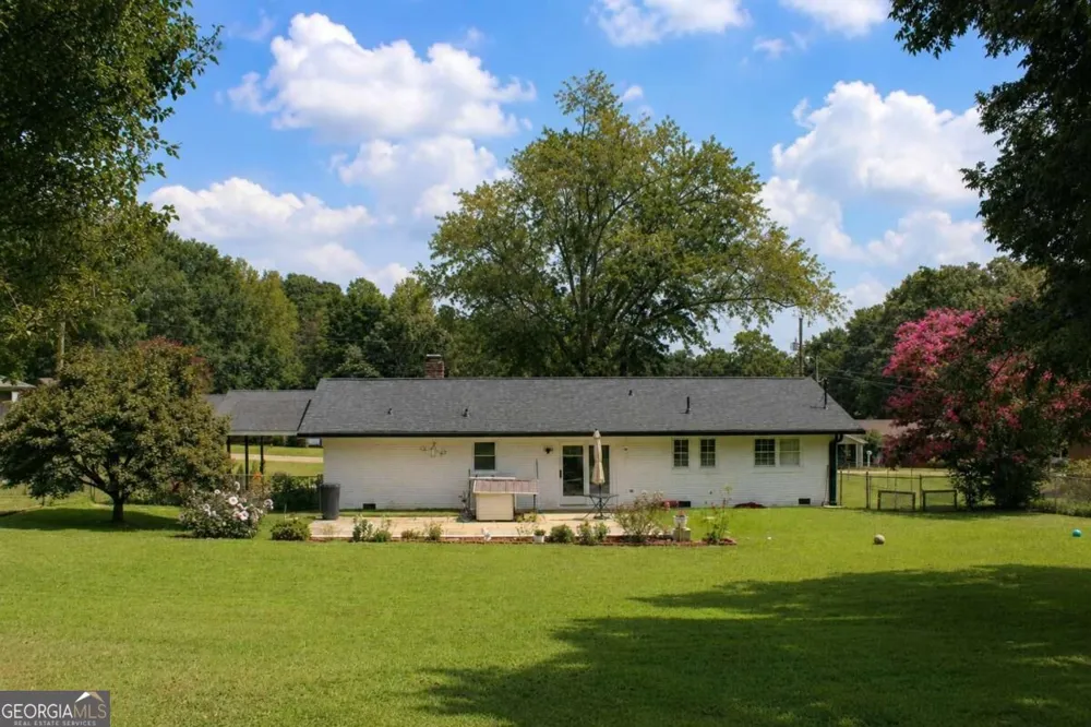 4132 Long DR Braselton, GA 30517