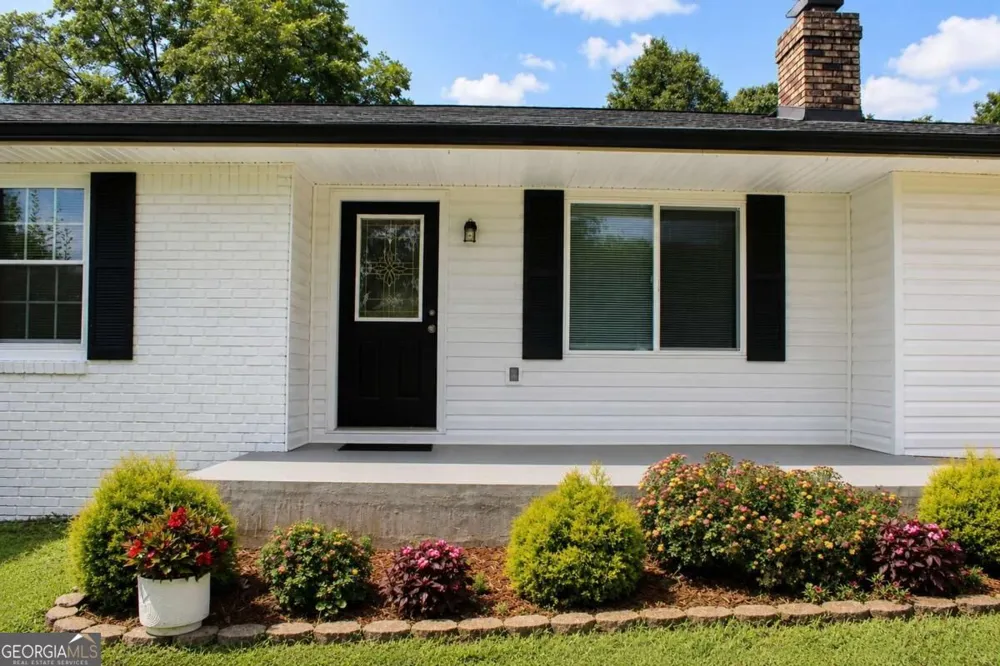 4132 Long DR Braselton, GA 30517